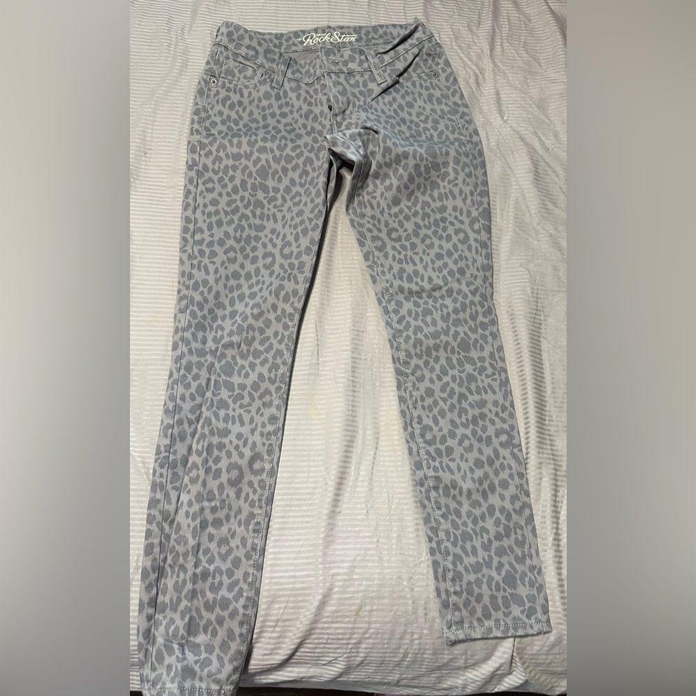 Old Navy Women's Rockstar Skinny Jeans Gray Animal Print Size 4 Petite